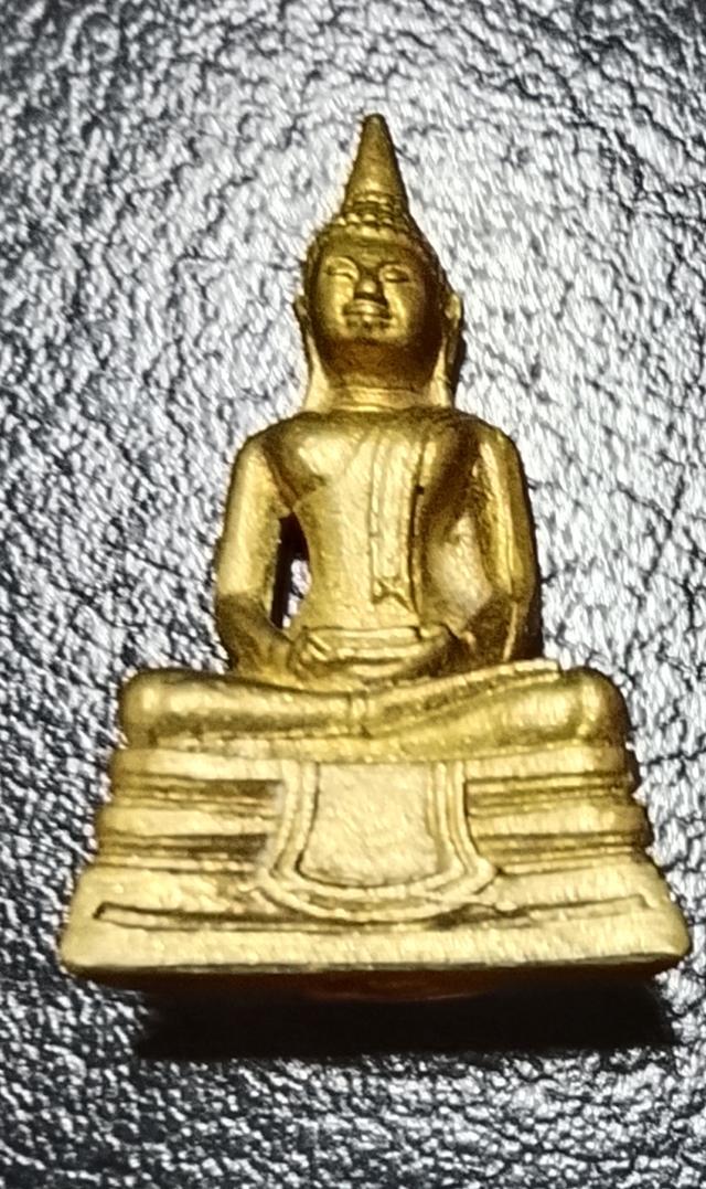 พระเครื่อวหลากหลายเครื่องรางขอวขลัง