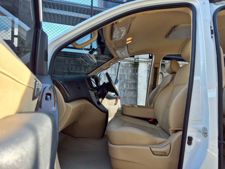 Hyundai H1 2.5Eilte ปี24 15