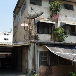 ขายที่ดิน(พร้อมสิ่งปลูกสร้าง) 97 ตร.วา(388 ตร.เมตร) ถ.ประชาสงเคราะห์ 14 ทำเลสวย ใกล้หอการค้า ทะลุออกห้วยขวาง-รัชดาฯ และ MRT 4