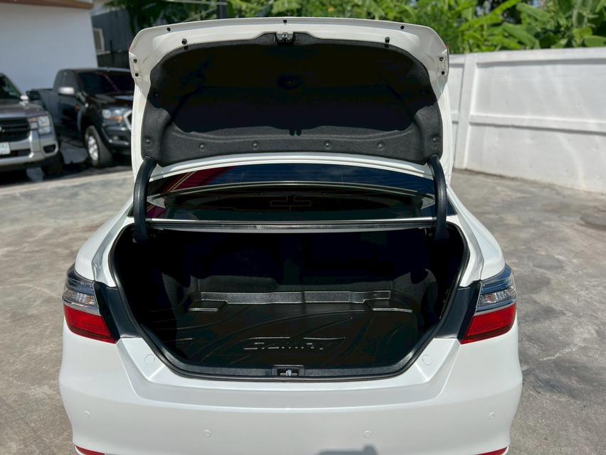 TOYOTA CAMRY 2.5 HV NAVI ปี 2017 โฉม ปี12-18 สีขาว 18