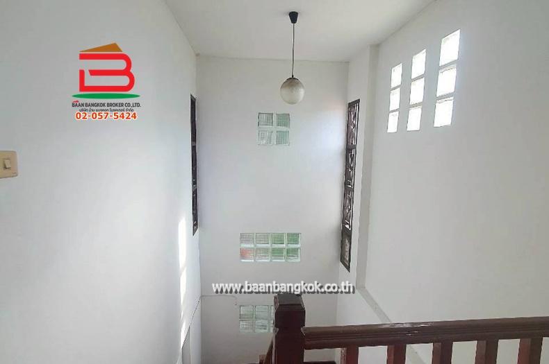 บ้านเดี่ยว หมู่บ้าน เลิศอุบล กม.6 (ซ.รามอินทรา 65 แยก 2-4) เนื้อที่ 74.4 ตรว. ถนนรามอินทรา แขวงท่าแร้ง เขตบางเขน กรุงเทพมหานคร 8