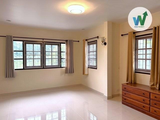 ให้เช่าบ้านเดี่ยว 90 ตร.ว. ใกล้ม.รังสิต สวยมาก 5 ห้องนอน 4 ห้องน้ำ 3 แอร์ 6 ที่จอดรถ ปรับปรุงใหม่เอี่ยม พร้อมเฟอร์นิเจอร์ 9