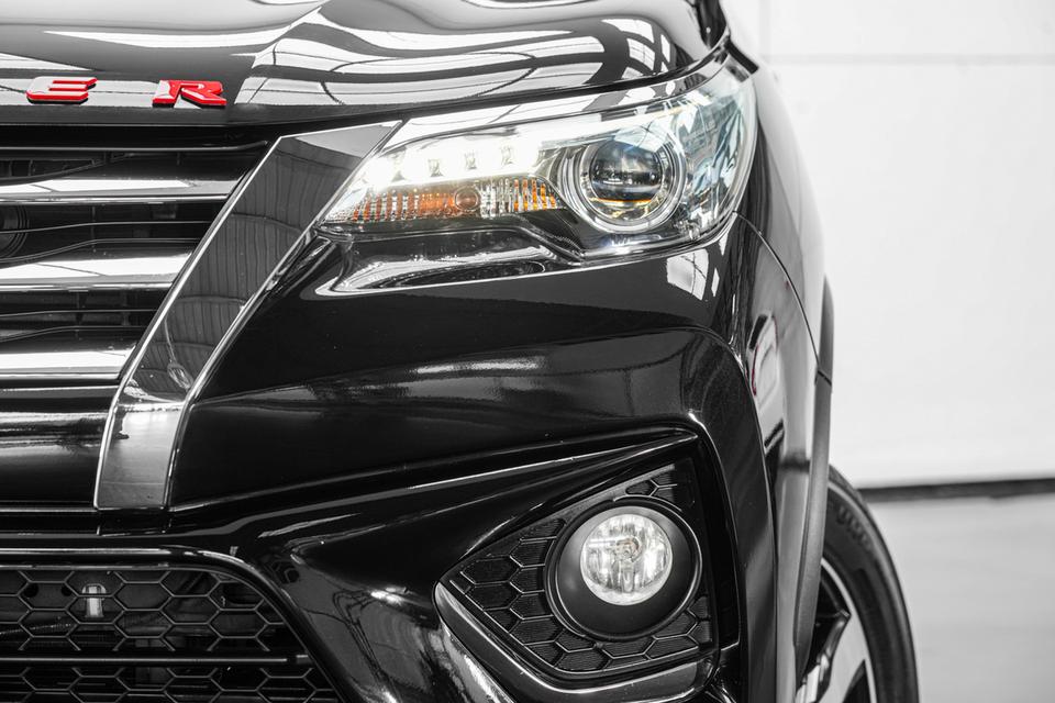 2019 TOYOTA FORTUNER 2.4 V 2WD SUV สีดำ เลขไมล์ 120945 กม. 9