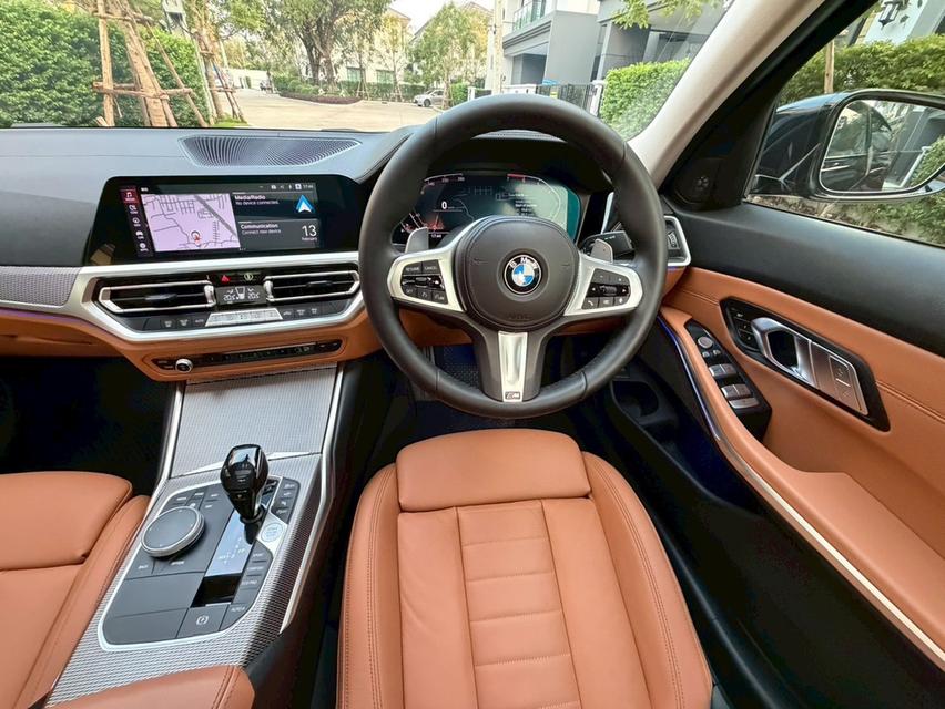 BMW 330Li M Sport ปี 2022Mileage 50,000 Km. (สี Carbon black ดำประกายน้ำเงิน) รูปที่ 10