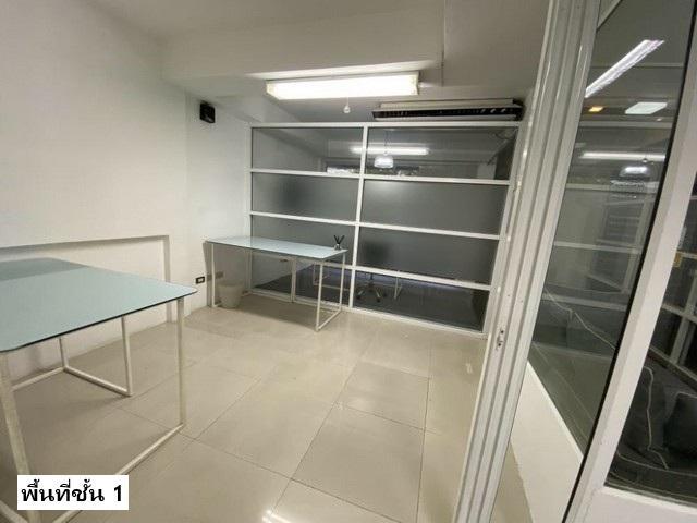 ให้เช่าทาวน์โฮม 3 ชั้นหลังมุม 180 ตรม. ย่านทาวน์อินทาวน์ ลาดพร้าว 94 ถนนศรีวรา ใกล้ The Scene ใกล้อบอร่อย ใกล้โรงเรียนบด 5