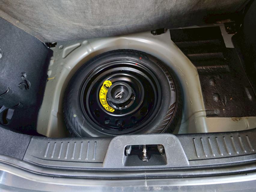 Ford Fiesta 1.4 Sport Hatchback AT ปี 2012 18