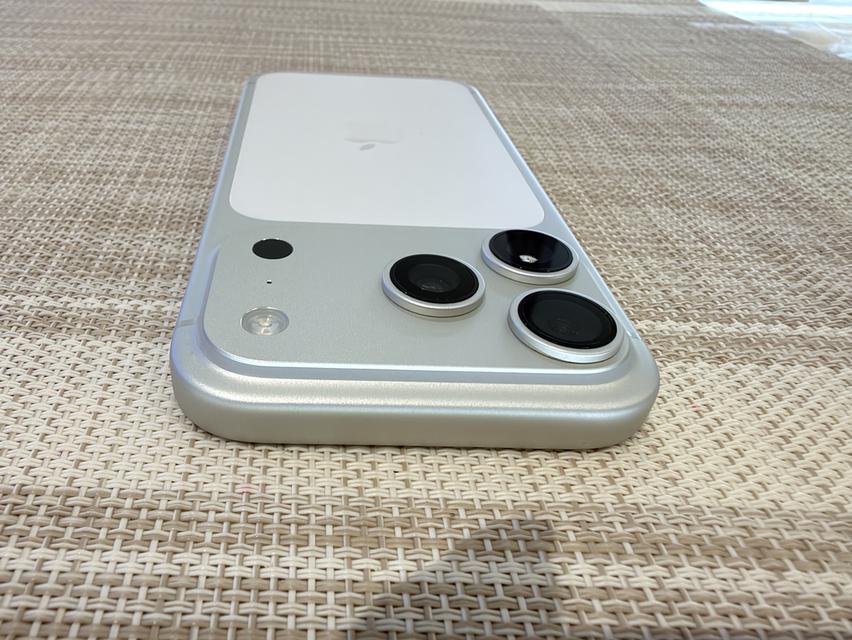 iPhone 17 Pro สีขาว 512 ผ่อนได้ รับเทิร์นเครื่องเก่าให้ราคาสูง