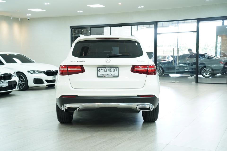 Mercedes-Benz GLC250d Off-Road 4MATIC ปี 2019 สีขาว รูปที่ 5