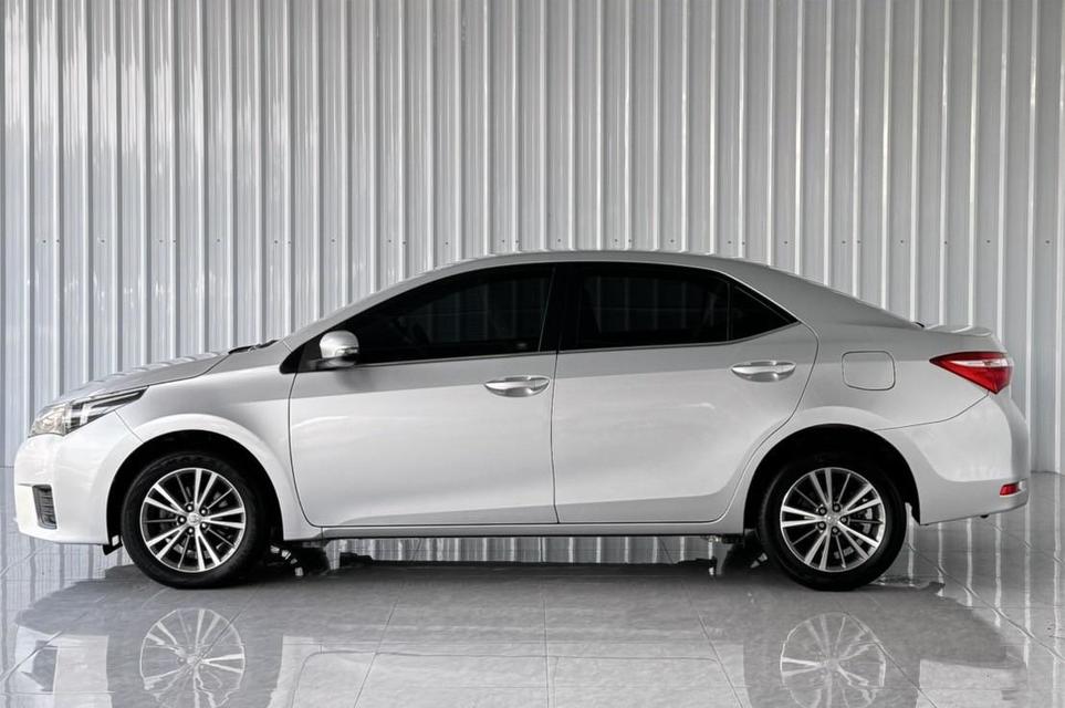 Toyota Altis 1.8E เบนซิน เกียร์ออโต้  ปี2014 8