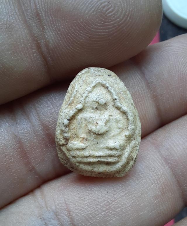 พระสังกัจจายน์ข้า เม็ดหลวงปู่ภูวัดอินทร์