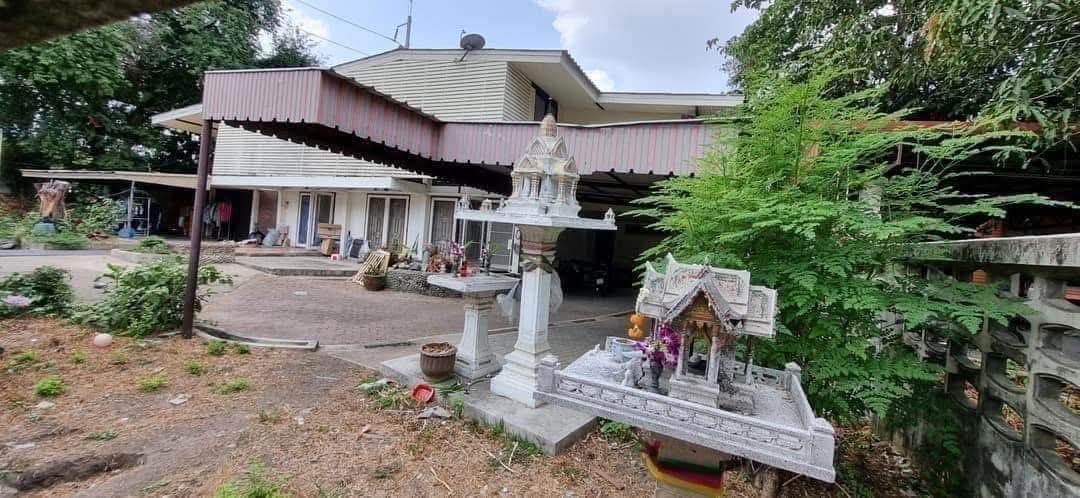 ที่ดินพร้อมสิ่งปลูกสร้าง แปลงมุมริมถนนรามคำแหง24 เหมาะแก่การลงทุน 13
