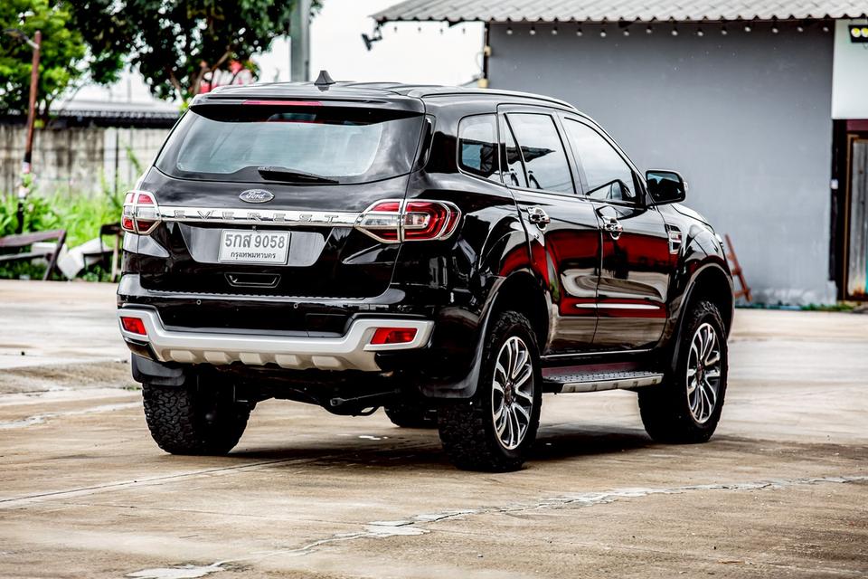 Ford Everest 2.2 Titanium ปี2017 สีดำ มือเดียวป้ายแดง 7