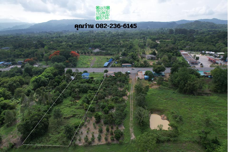 ขายที่ดิน 2 ไร่ 3 งาน 42 ตร.ว. ติดถนนหลัก (หน้าตำบลสาริกา - เขื่อนขุนด่าน) หน้ากว้าง 35 เมตร ใกล้ปั๊มน้ำมัน 5