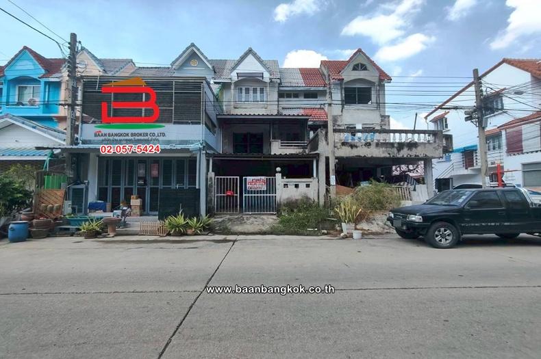 ทาวน์โฮม เนื้อที่ 23 ตร.ว. หมู่บ้านเมืองป้อมปราการ, ใกล้ตลาดสดพระสมุทรเจดีย์ ถนนสุขสวัสดิ์ ตำบลแหลมฟ้าผ่า อำเภอพระสมุทรเจดีย์ สมุทรปราการ 1