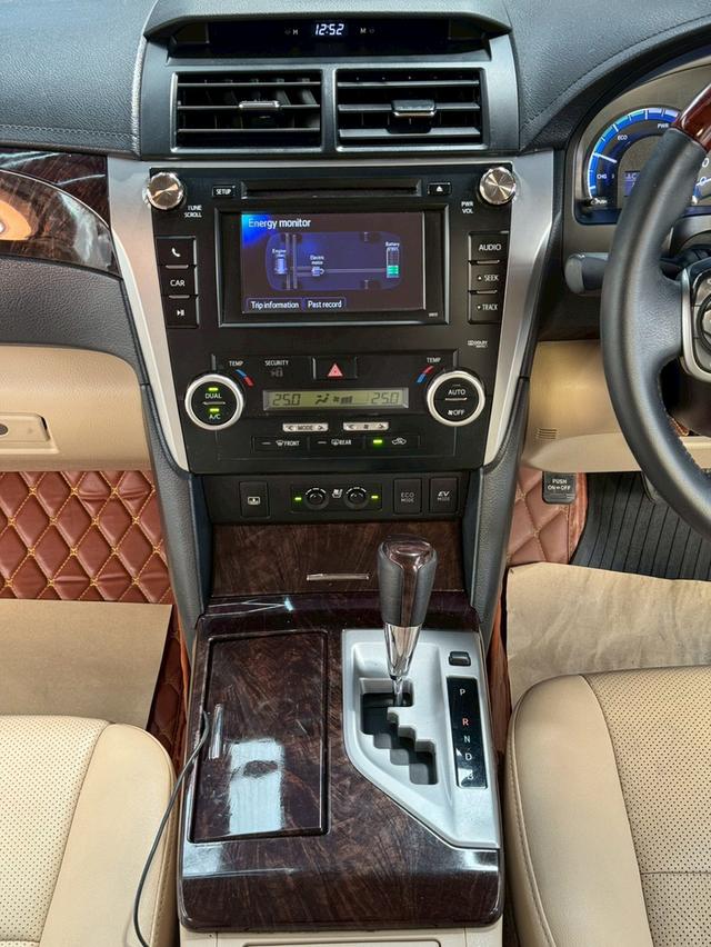TOYOTA CAMRY 2.5HV DVD ปี 2013 13