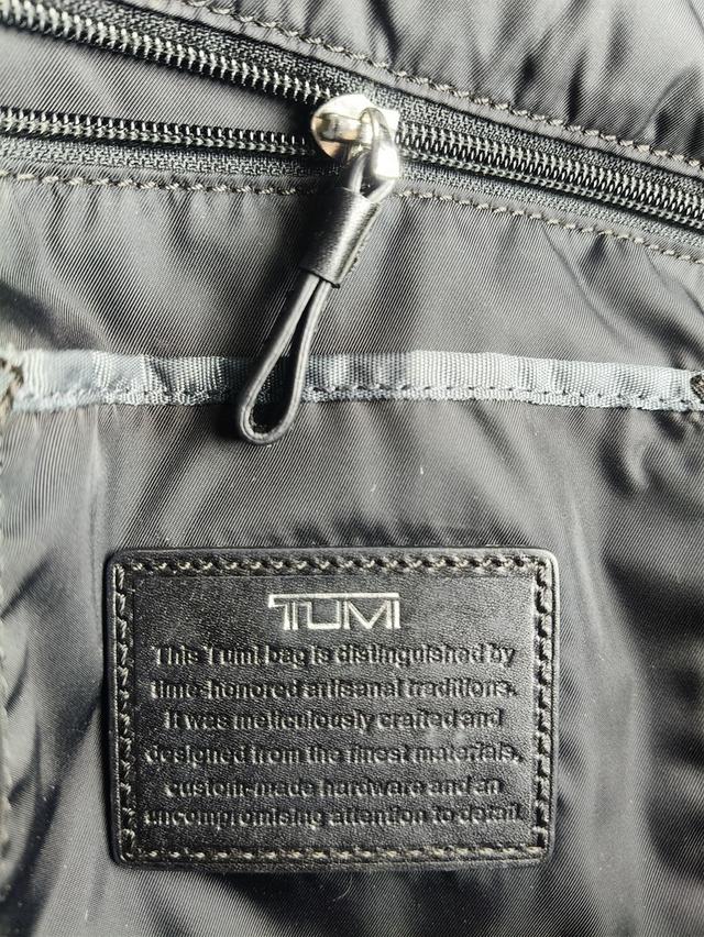 Tumi Voyageure Geneva Carry All 8