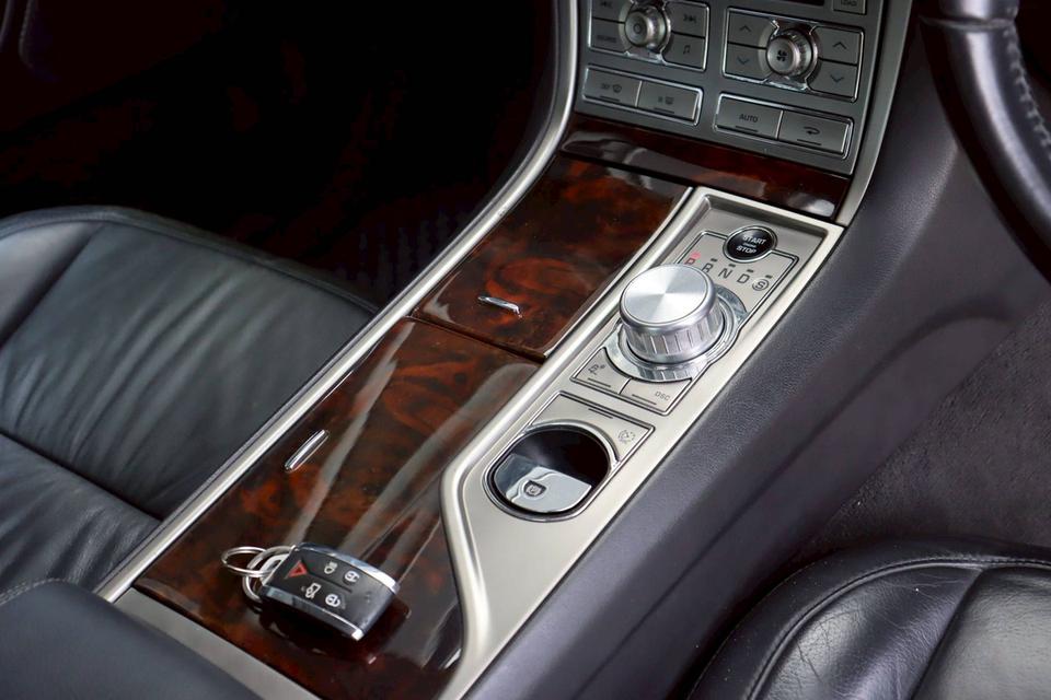 Jaguar XF 3.0 Premium Luxury ปี 2011 🇬🇧 แรงหรู ดูดีในราคาที่เอื้อมถึง! 15