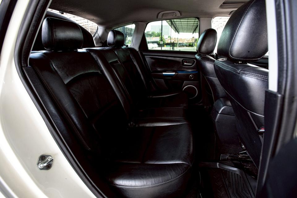 Mazda3 2.0 Maxx Sport ซันรูฟ ปี 2008 สีขาว  13