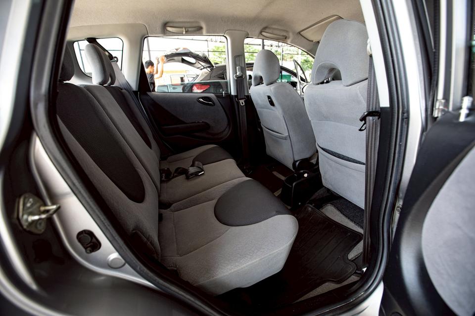 รหัสรถ GT7291 Honda Jazz 1.5 ปี 2005 12