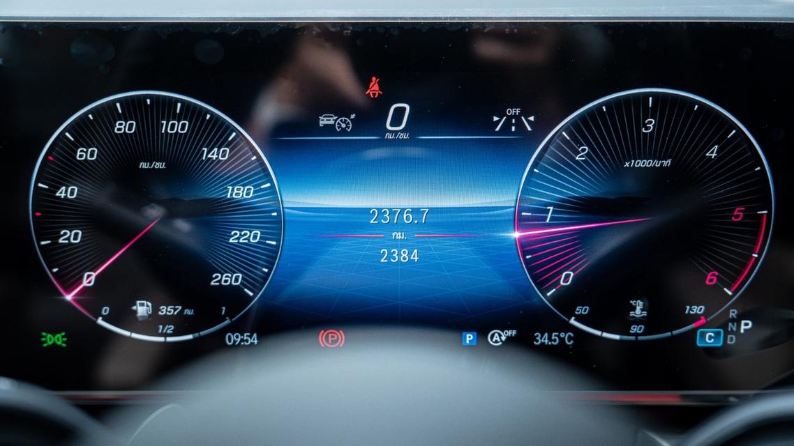 Mercedes-Benz V300d Exclusive 2025 สีดำ มือเดียว สภาพดีสุดไมล์น้อยมาก Warranty Benz เหลือถึง 30042028 รูปที่ 10