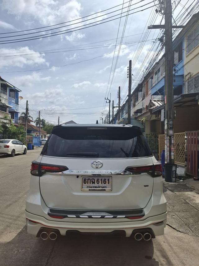 ขายบ้านรถฟอจูนเนอร์ปี2018 2.4V สีขาว มือเดียวเข้าศูนย์ตลอด เลขไมล์ 107845km 2