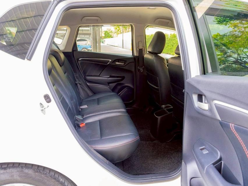 Honda jazz 1.5V+  ปีจด 2019 ♨️ #ประกันเครื่องเกียร์3ปี3หมื่นkm♨️ 17