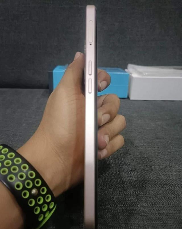 Oppo A57 สีเหลือง 2