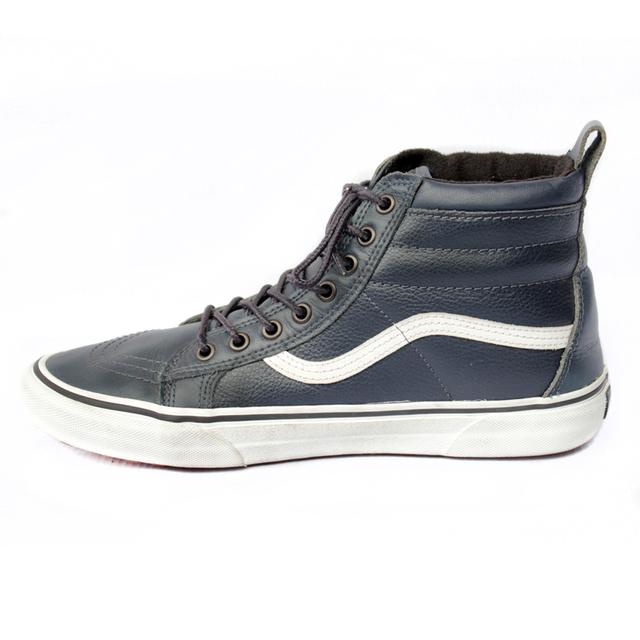 Vans ผ้าใบหุ้มข้อมือสอง หนังพียู สีกรม สภาพเหมือนใหม่ ส่งฟรี!