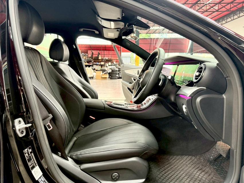 Mercedes-benz E220D w213 2.0 AMG Sport ปี 2022 12