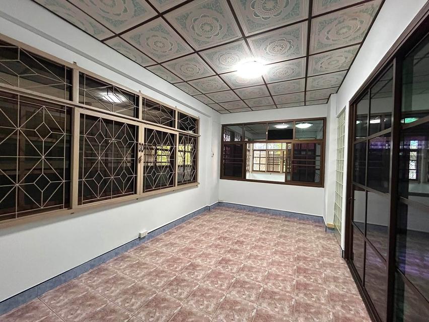ให้เช่าบ้านลาดพร้าว ถนนโชคชัย4 ใกล้โรงบาลเปาโล บ้านตกแต่งใหม่ 3นอน 2น้ำ 2ที่จอดรถ จดทะเบียนบริษัทได้ 10