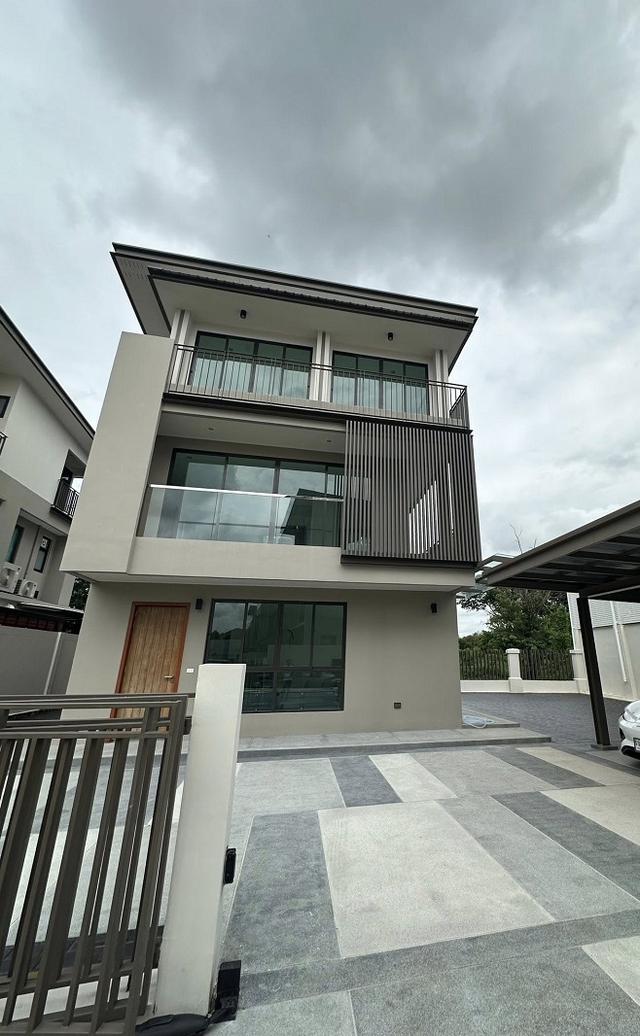 ขายบ้านเดี่ยวหรู3ชั้น หลังริมฮวงจุ้ยดี เอคิว อาร์เบอร์ สวนหลวง ร.9-พัฒนาการ ถนนเฉลิมพระเกียรติ ร.9 ประเวศ กรุงเทพ. 1