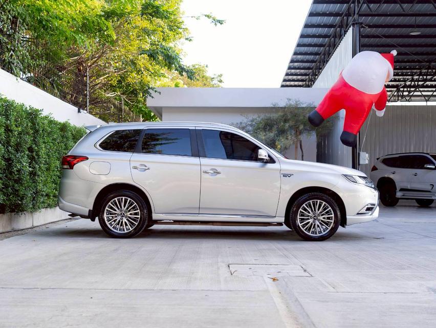 Mitsubishi Outlander Phev 2.4 GT Premium 4wd ปี 2021 ♨️ #ประกันเครื่องเกียร์3ปี / 30,000 km. ♨️
