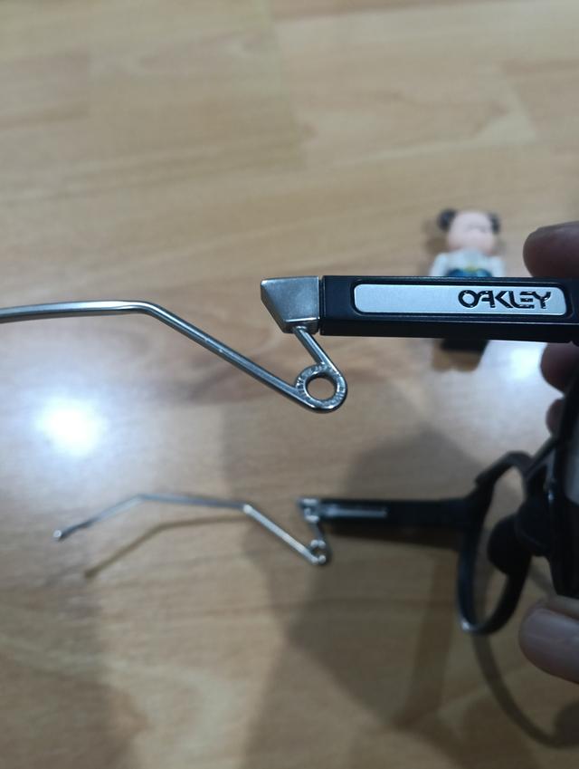 กรอบแว่นoakleyแท้มือสอง รูปที่ 8