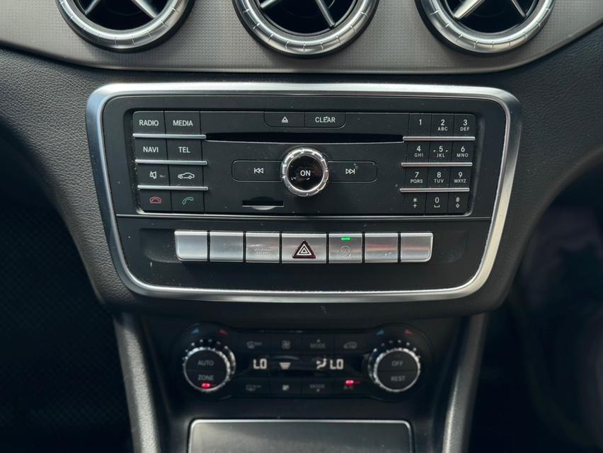 Mercedes Benz CLA200 ปี 2017 11