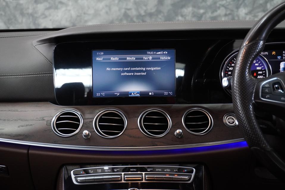 รหัสรถ JRS5379 Mercedes Benz E220d 2016 ดีเซล สีดำ 10