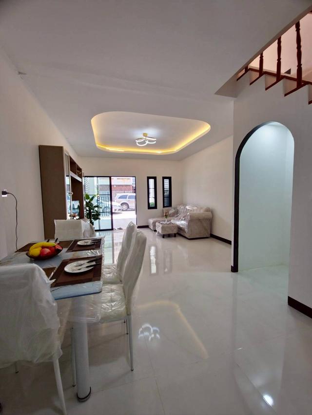 ทาวน์เฮ้าส์ หลังมุม ดอนเมือง วิภาวดี หมู่บ้านอยู่เจริญ นัดชมบ้าน 085-318-6868 คุณวา 13