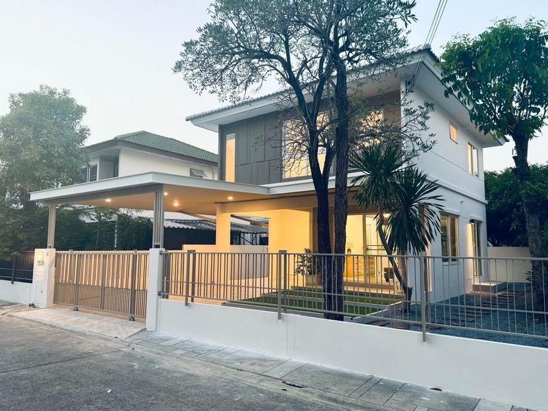 หมู่บ้านพฤกษ์ลดาบางใหญ่  คลองถนน บ้านเดี่ยว 2 ชั้น ตกแต่งใหม่พร้อมอยู่ มีพื้นที่รอบบ้าน โครงการ Land&Houses 3