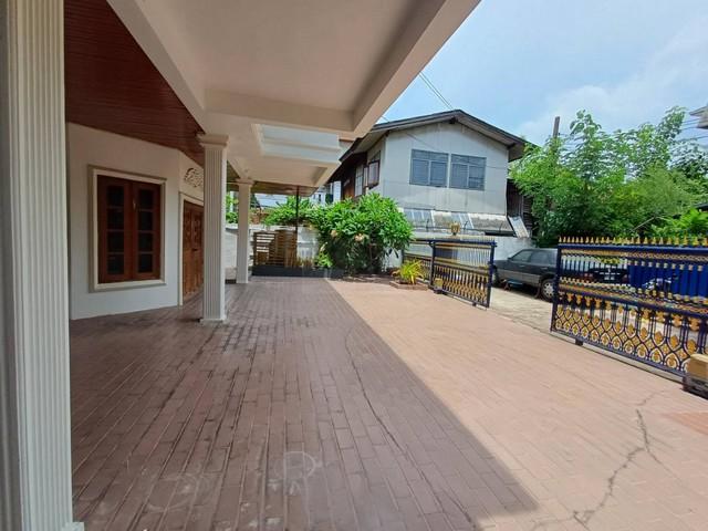 ให้เช่า ขาย บ้านเดี่ยว 2 ชั้น หมู่บ้านอรรถกฤต ซอยอารีย์สัมพันธ์ 4 ขนาด 75 ตรว. 8 ห้องนอน อารีย์ พหลโยธิน ใกล้ BTS อารีย์ เหมาะอยู่อาศัย ทำออฟฟิศ  8