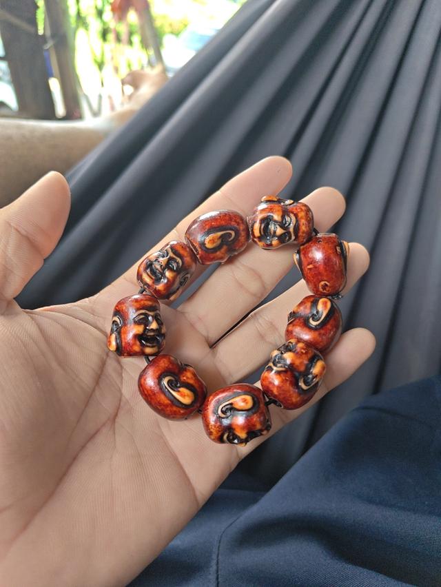 กำไรข้อมือ หินแกะหน้าพระอรหันต์