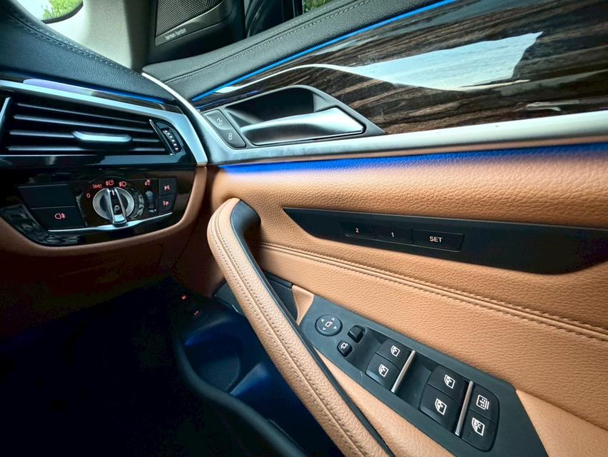 Bmw 530e Luxury Plug-in Hybrid LCI ปี 24 สีเทาดำ รูปที่ 10