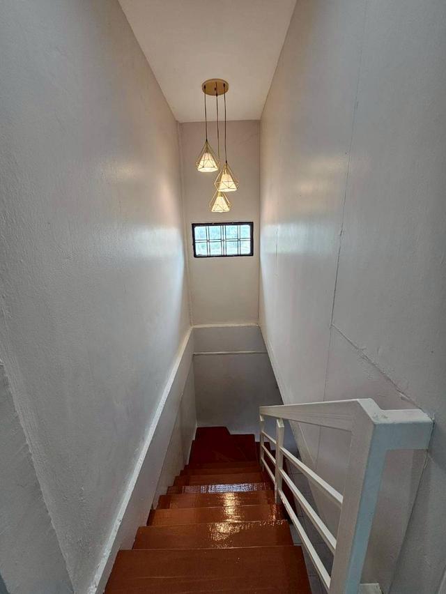 บ้านแฝดในอยุธยา ติดถนนสายเอเชีย เนื้อที่ 28.5 ตรว.  3 ห้องนอน  2 ห้องน้ำ 1 ห้องครัว 2 ที่จอด 12