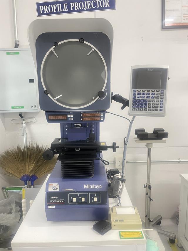 เครื่องมือวัด Profile projector 7