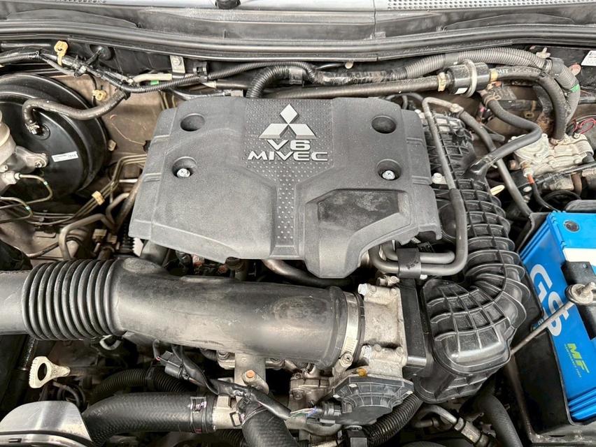 MITSUBISHI PAJERO SPORT 3.0 V6 TOP ปี 2013 สีดำ แก๊สLPG 18