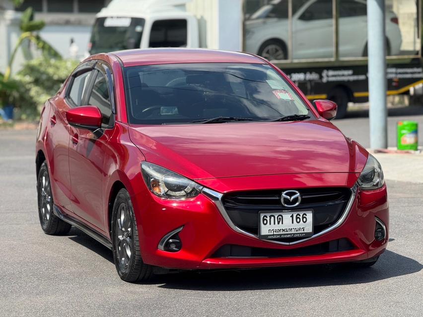 MAZDA 2 SKYACTIVE 4dr High Plus top Auto 6sp FWD 1.3i (เบนซิน) Mnc  ปี 17สีแดง เกียรออโต้  8