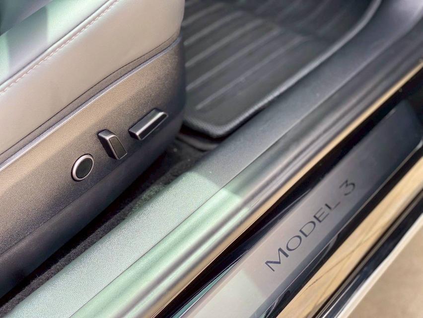 TESLA MODEL3 Long Range 2023 รถสีดำแร็บฟิล์มสีเทามา สวยปิ้งเลย 17
