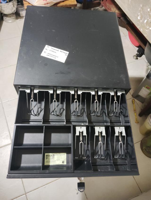เก๊ะเก็บเงิน สำหรับเครื่องโพส ขนาด40x40x10cm มีกุญแจ