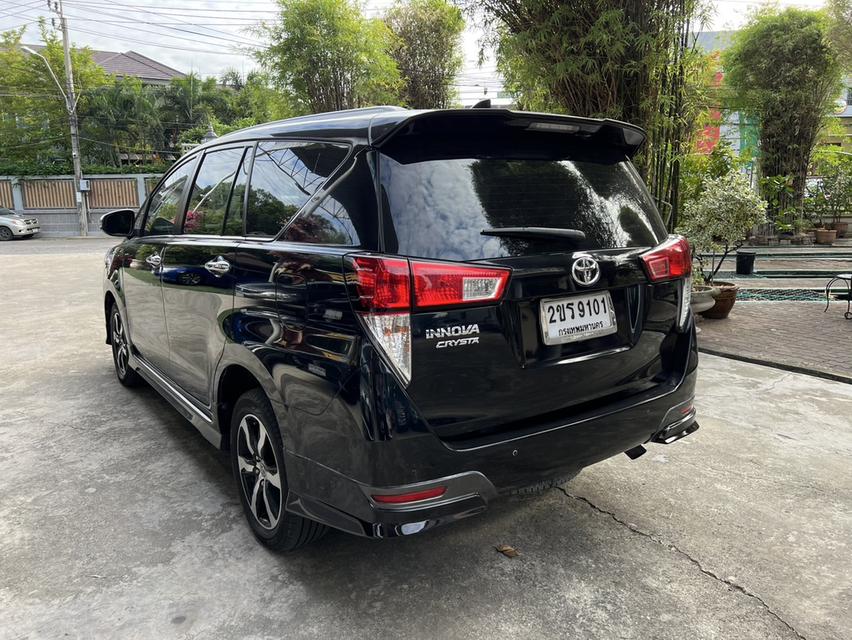 Toyota INNOVA 2.8 Crysta Premium