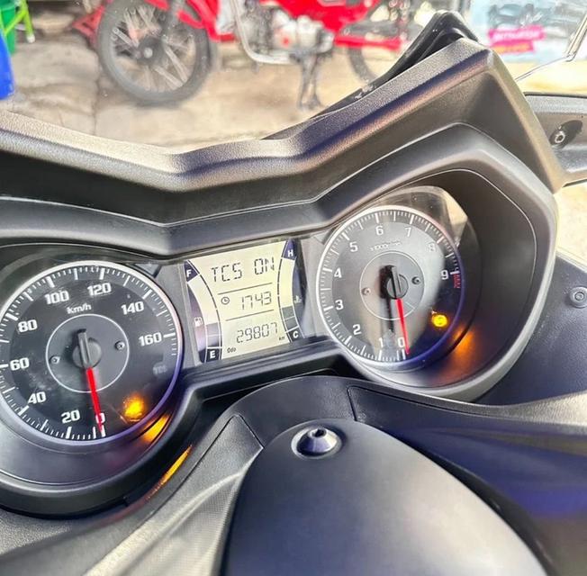 Yamaha XMAX 300 รถมือเดียว สภาพสวยๆ 4