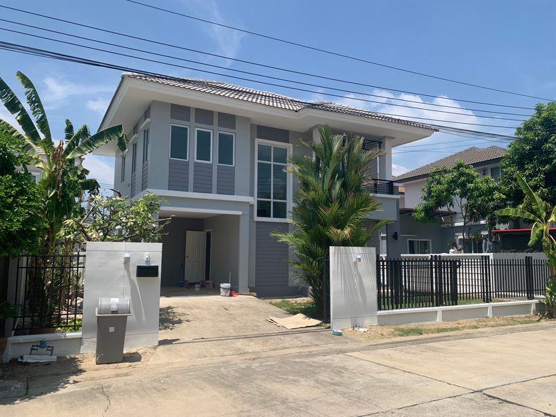 ขายบ้านเดี่ยว 2 ชั้น เนื้อที่ 56 ตรว.  หมู่บ้านพฤกษาวิลเลจ 31 เดอะซีซัน ซ.3 ซ.วัดลาดปลาดุก 2