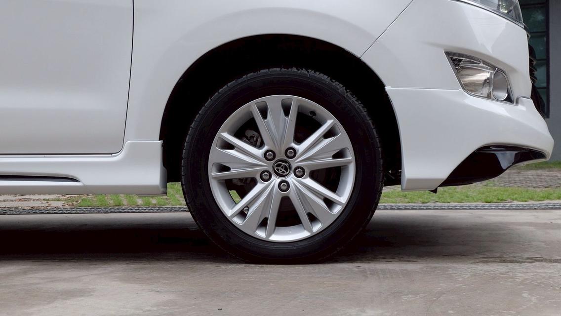 รหัสรถ KN3680 TOYOTA INNONA 2.8 CRYSTA ปี 2018 AUTO 8